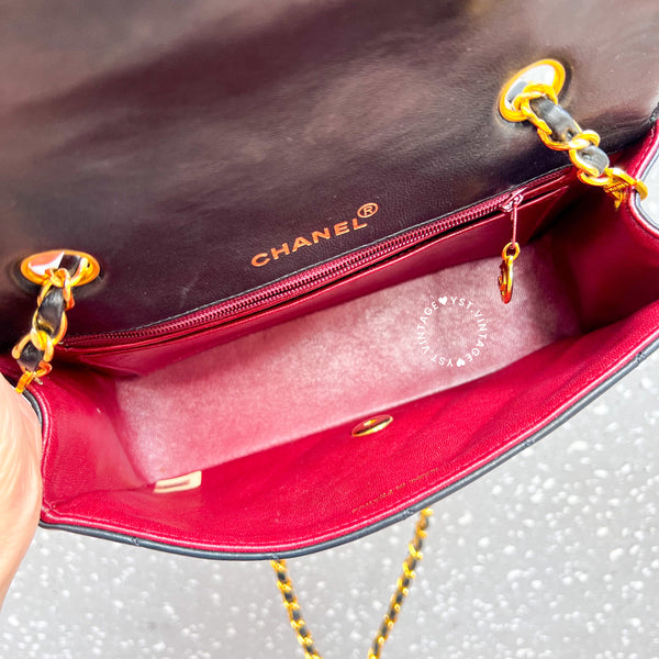 Vintage CHANEL Diana Small Flap Bag - Black 002