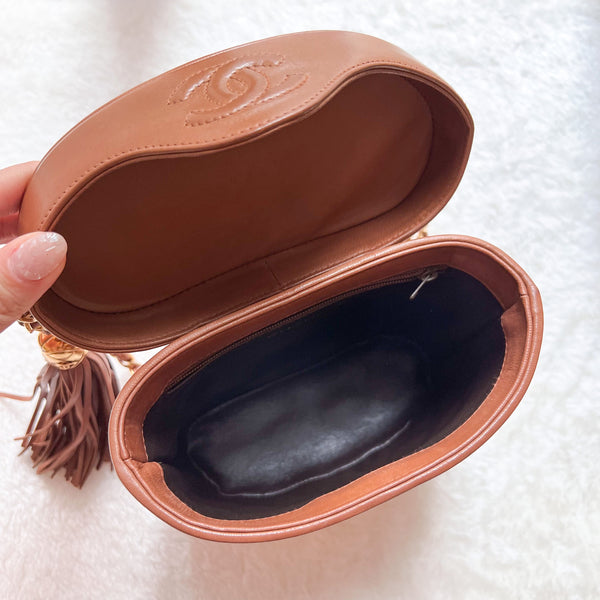 Vintage Chanel Vanity Bag with Tassel - Caramel Latte