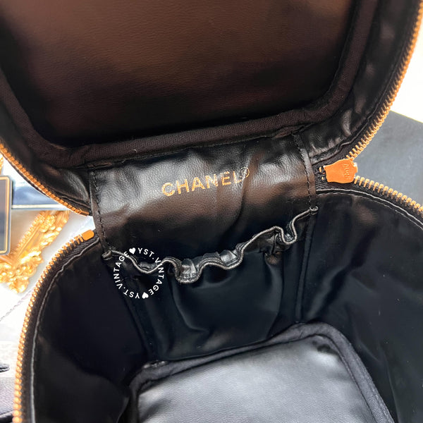 Vintage CHANEL Vertical Vanity Bag - Caviar Black 005 (Code: 036600)
