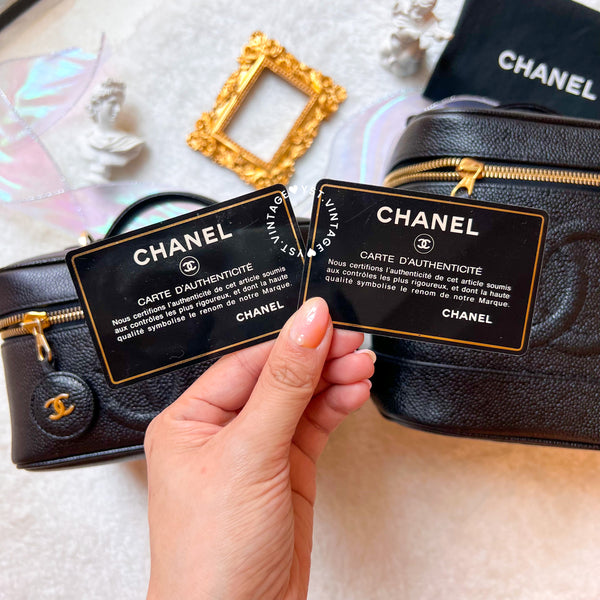 Vintage CHANEL Vertical Vanity Bag - Caviar Black 005 (Code: 036600)