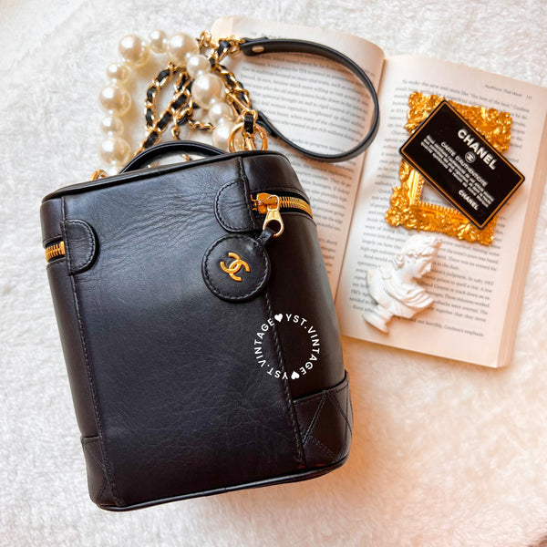 Vintage CHANEL Vertical Vanity Bag - Lambskin Black 010 (Code: 035900)