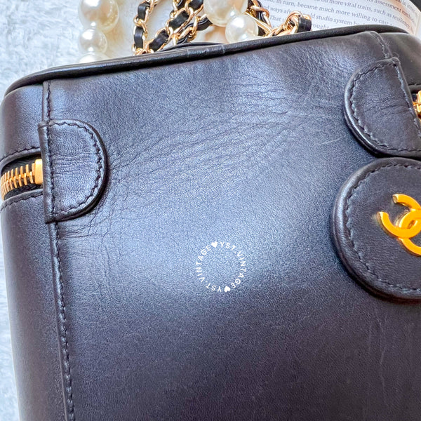 Vintage CHANEL Vertical Vanity Bag - Lambskin Black 010 (Code: 035900)