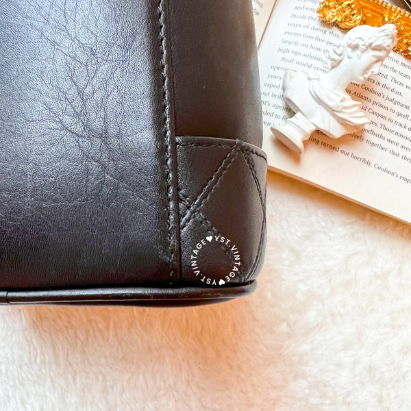 Vintage CHANEL Vertical Vanity Bag - Lambskin Black 010 (Code: 035900)