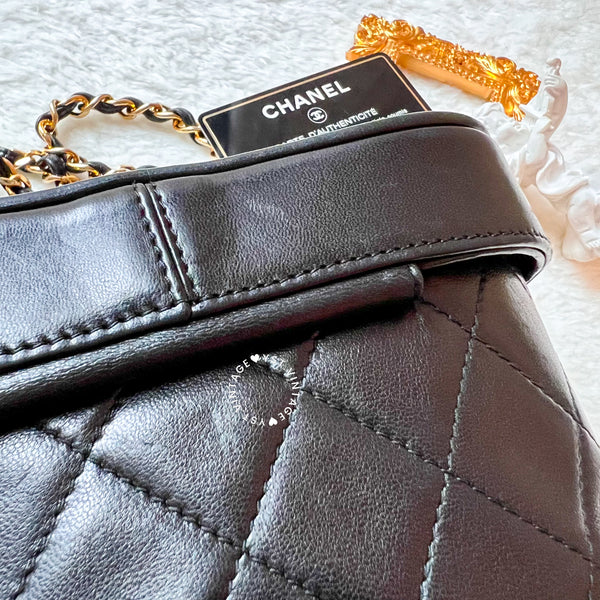 Vintage Chanel Vanity Bag with Tassel - Black 002