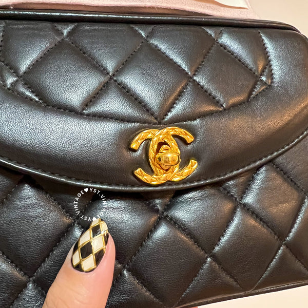 Vintage CHANEL Camera Bag with Bijoux Chain - Black (Code: 048700)