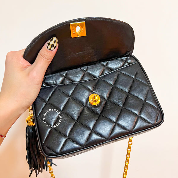 Vintage CHANEL Camera Bag with Bijoux Chain - Black (Code: 048700)