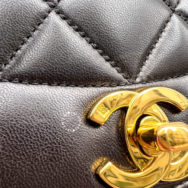 Vintage CHANEL Diana Small Flap Bag - Black 004 (Code: 049100)