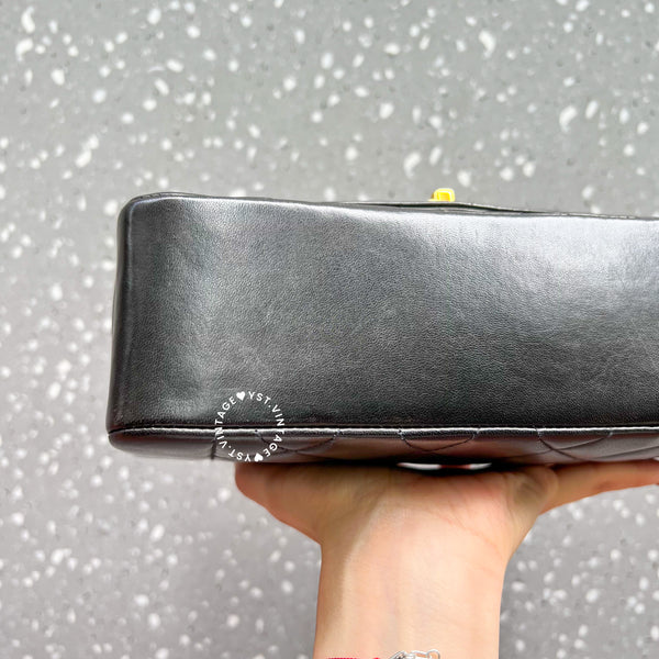 Vintage CHANEL Diana Small Flap Bag - Black 004 (Code: 049100)