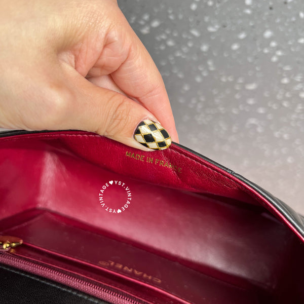 Vintage CHANEL Diana Small Flap Bag - Black 004 (Code: 049100)