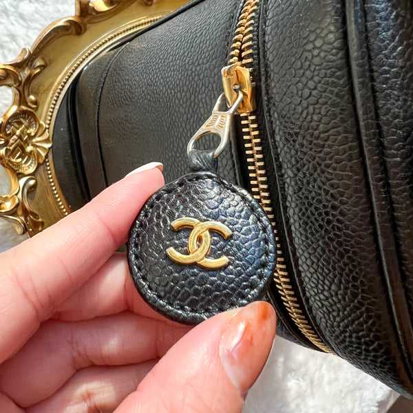 Vintage CHANEL Vertical Vanity Bag - Caviar Black 003