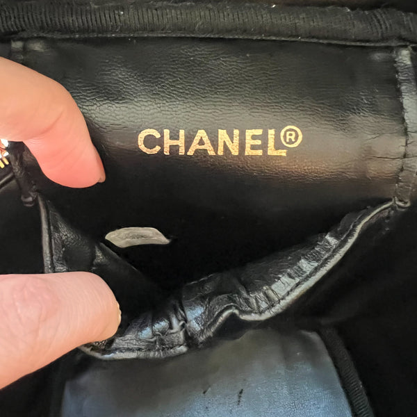 Vintage CHANEL Vertical Vanity Bag - Caviar Black 003