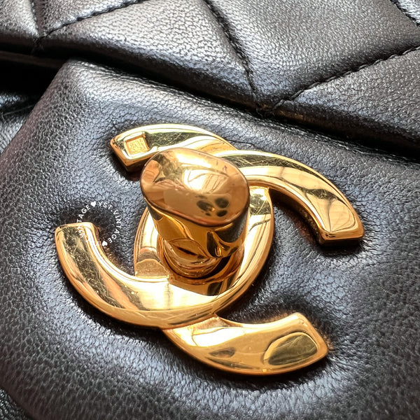Vintage Chanel Medium Classic Flap Bag CF25 - Black