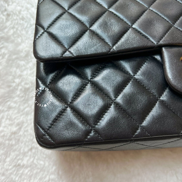 Vintage Chanel Medium Classic Flap Bag CF25 - Black