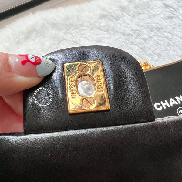 Vintage Chanel Medium Classic Flap Bag CF25 - Black
