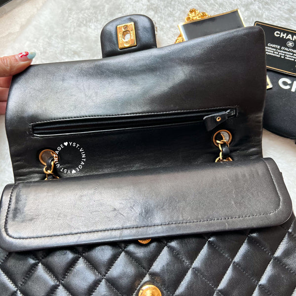 Vintage Chanel Medium Classic Flap Bag CF25 - Black