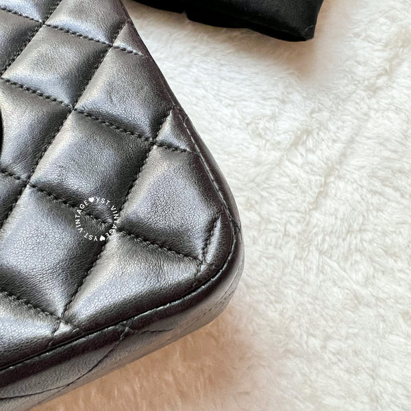 Vintage Chanel Medium Classic Flap Bag CF25 - Black