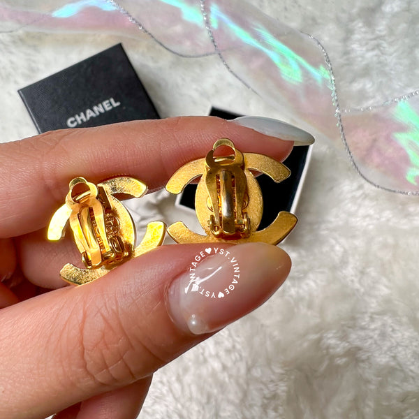 Vintage Chanel Turn-lock Coco Mark Ear Clips - 96P (Code: 037300)