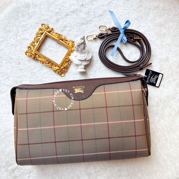 Vintage Burberrys Clutch 002