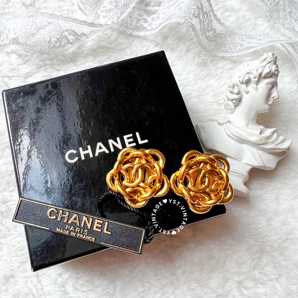 Vintage Chanel 24K GP Camélia Coco Mark Ear Clips