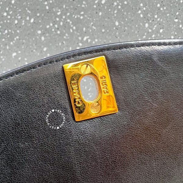 Vintage CHANEL Diana Small Flap Bag - Black 005 (Code: 057800)