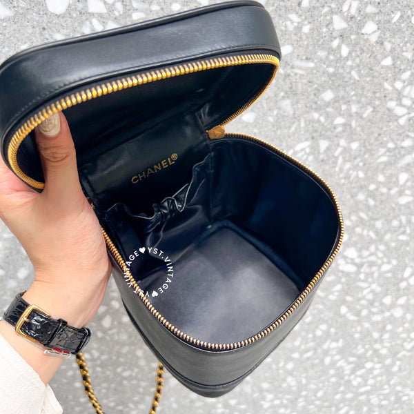 Vintage CHANEL Vertical Vanity Bag - Lambskin Black 007