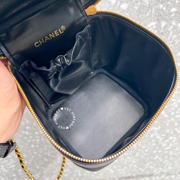 Vintage CHANEL Vertical Vanity Bag - Lambskin Black 007