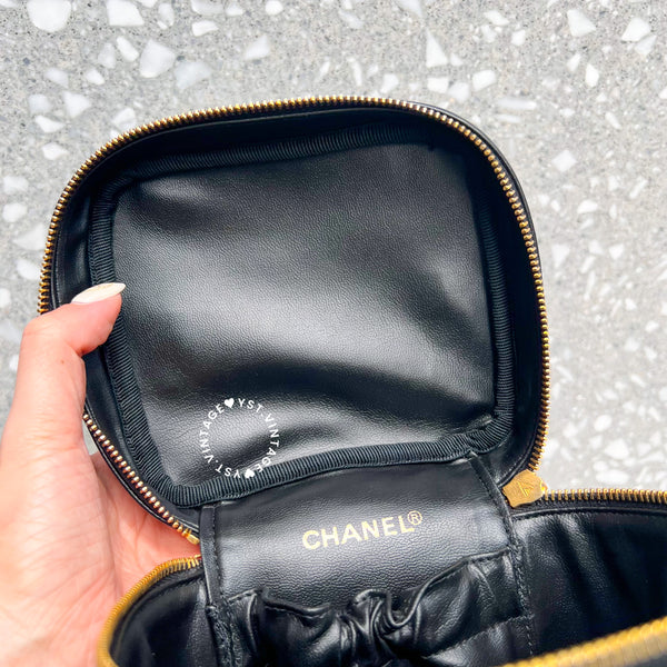 Vintage CHANEL Vertical Vanity Bag - Lambskin Black 007