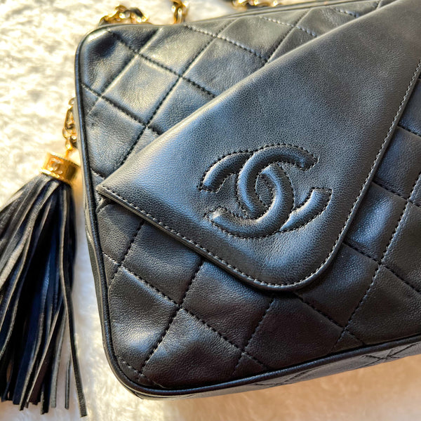 Vintage Chanel Square Camera Bag With Tassel - Black
