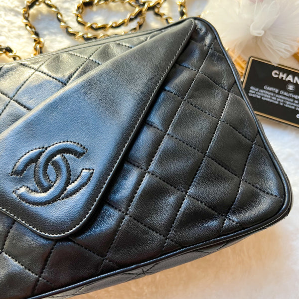 Vintage Chanel Square Camera Bag With Tassel - Black