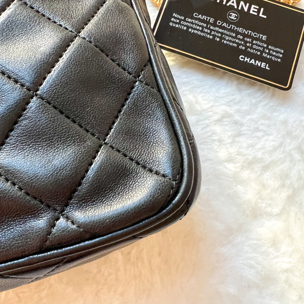 Vintage Chanel Square Camera Bag With Tassel - Black