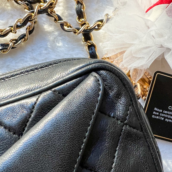 Vintage Chanel Square Camera Bag With Tassel - Black