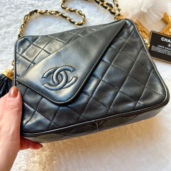 Vintage Chanel Square Camera Bag With Tassel - Black