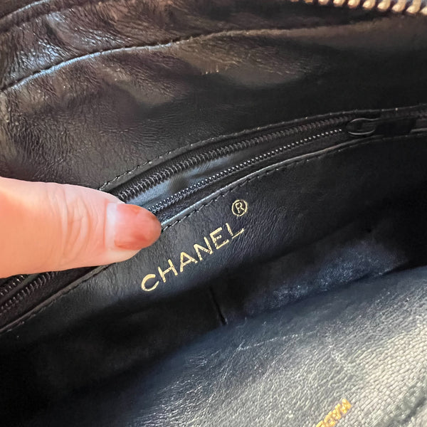 Vintage Chanel Square Camera Bag With Tassel - Black