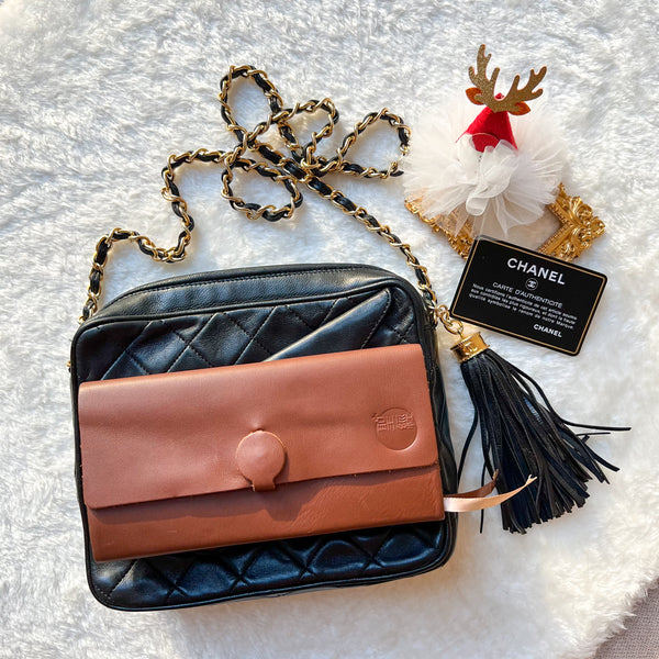 Vintage Chanel Square Camera Bag With Tassel - Black