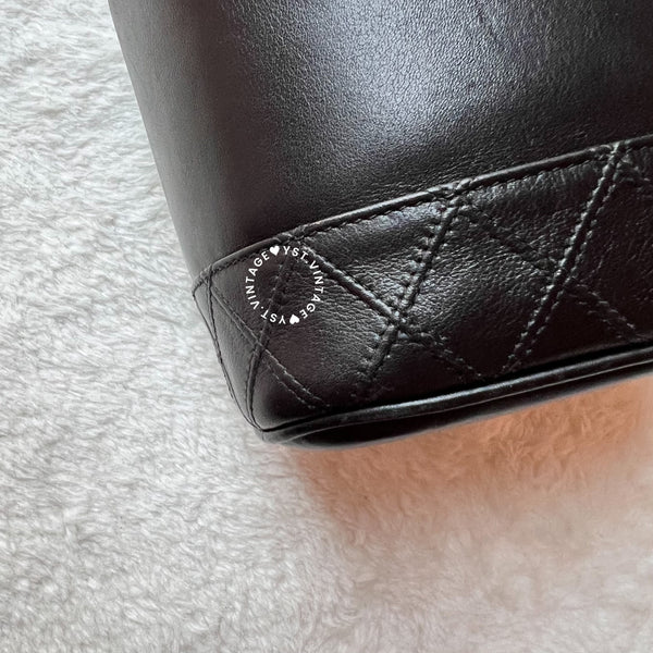 Vintage CHANEL Vertical Vanity Bag - Lambskin Black 008