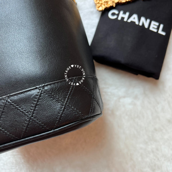 Vintage CHANEL Vertical Vanity Bag - Lambskin Black 008