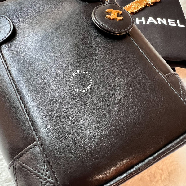 Vintage CHANEL Vertical Vanity Bag - Lambskin Black 008