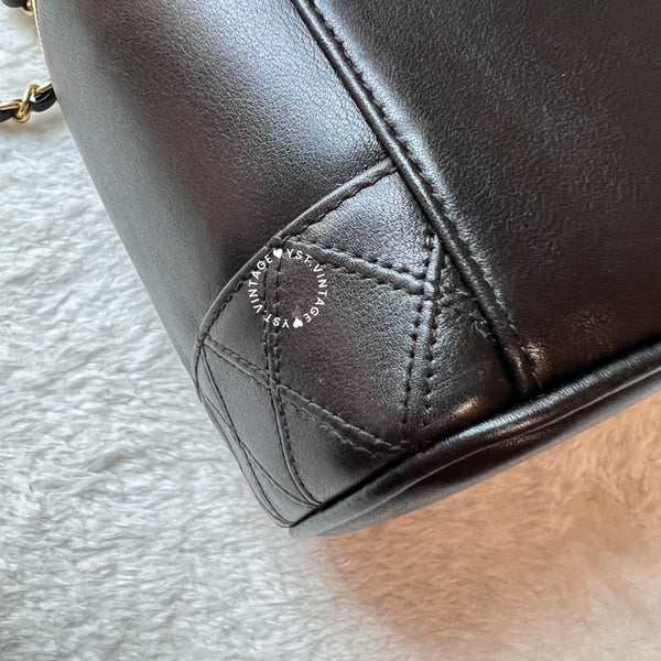 Vintage CHANEL Vertical Vanity Bag - Lambskin Black 008