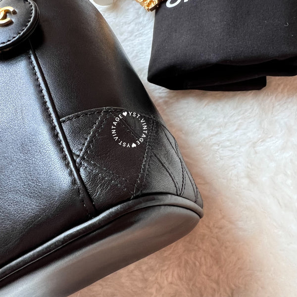 Vintage CHANEL Vertical Vanity Bag - Lambskin Black 008
