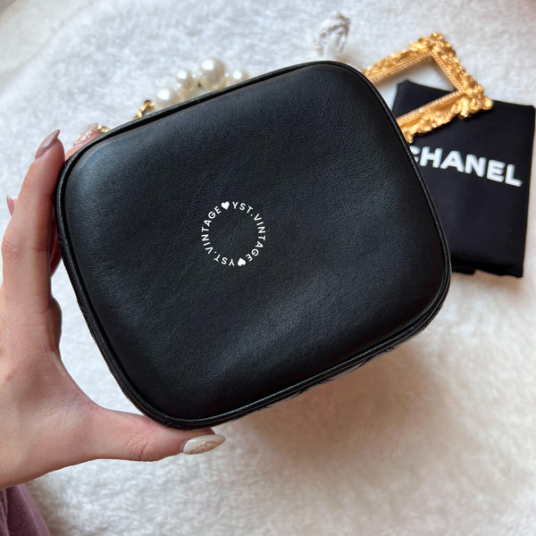 Vintage CHANEL Vertical Vanity Bag - Lambskin Black 008