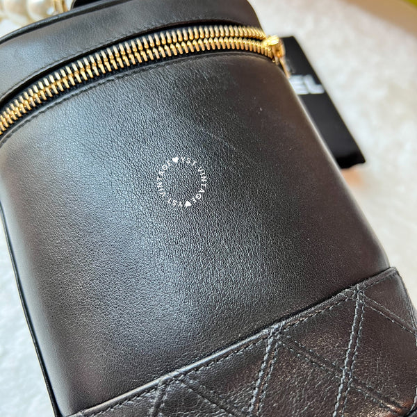 Vintage CHANEL Vertical Vanity Bag - Lambskin Black 008
