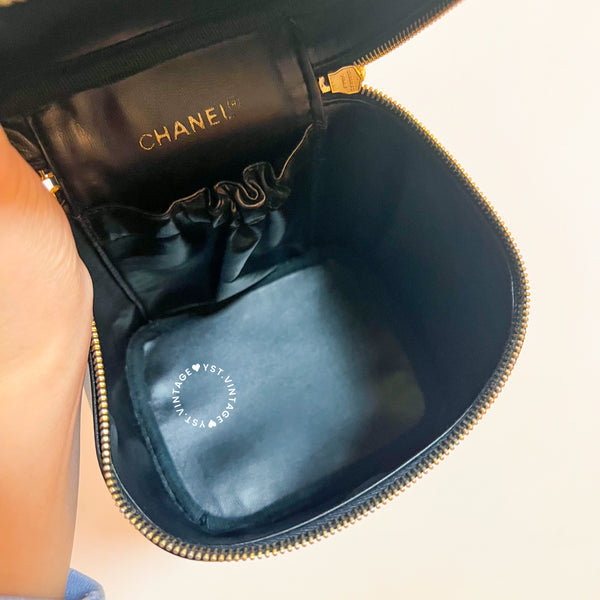Vintage CHANEL Vertical Vanity Bag - Lambskin Black 012