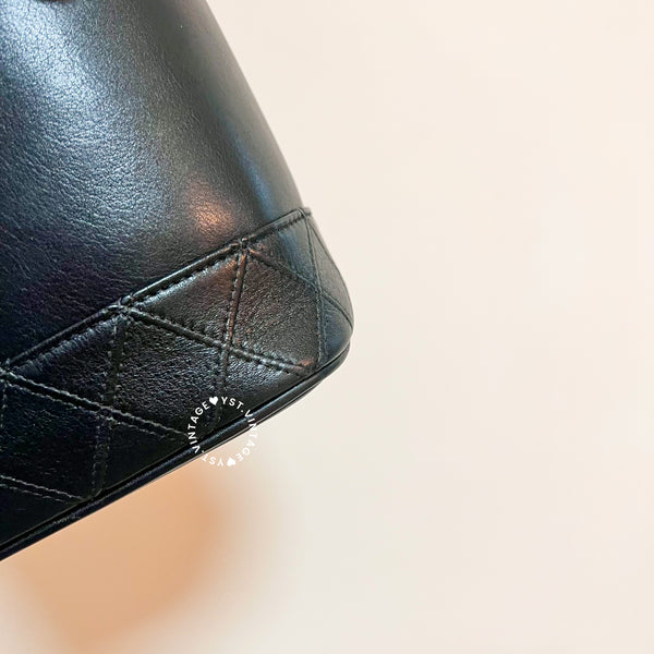 Vintage CHANEL Vertical Vanity Bag - Lambskin Black 012