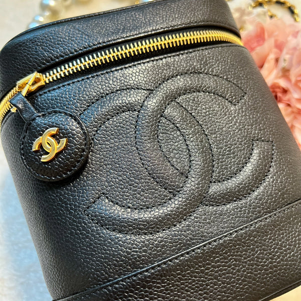 Vintage CHANEL Vertical Vanity Bag - Caviar Black 002