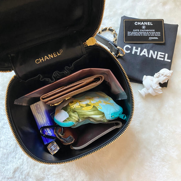 Vintage CHANEL Vertical Vanity Bag - Lambskin Black 005