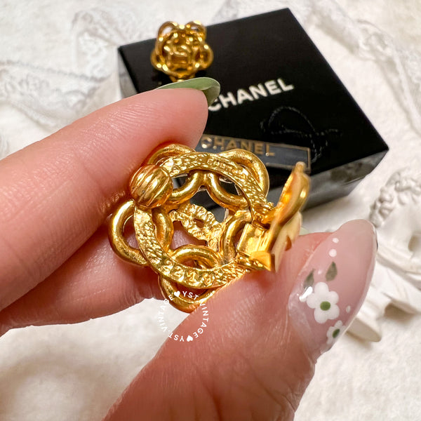 Vintage Chanel 24K GP Camélia Coco Mark Ear Clips