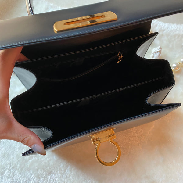 Vintage Salvatore Ferragamo Gancini 2-way (M Size) - Black