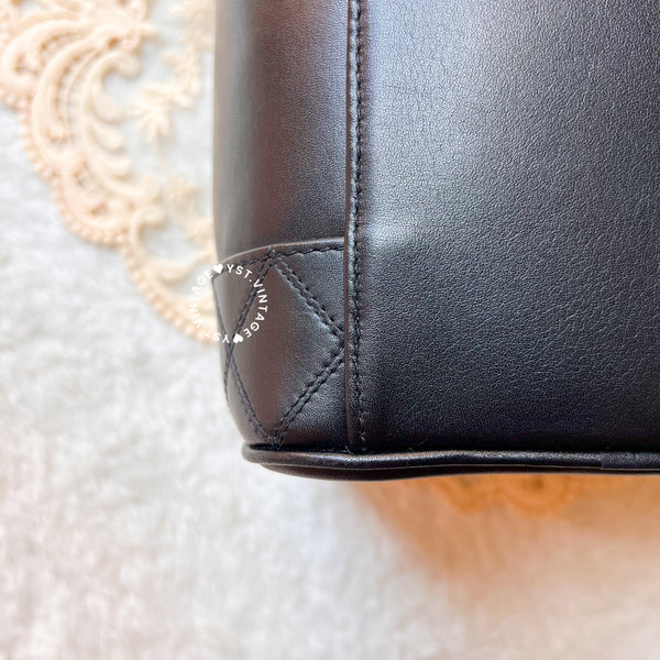 Vintage CHANEL Vertical Vanity Bag - Lambskin Black 009