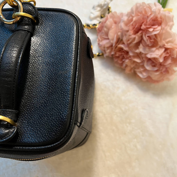 Vintage CHANEL Vertical Vanity Bag - Caviar Black 002
