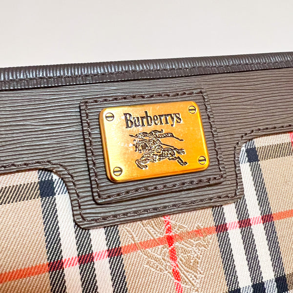 Vintage Burberrys Clutch 002